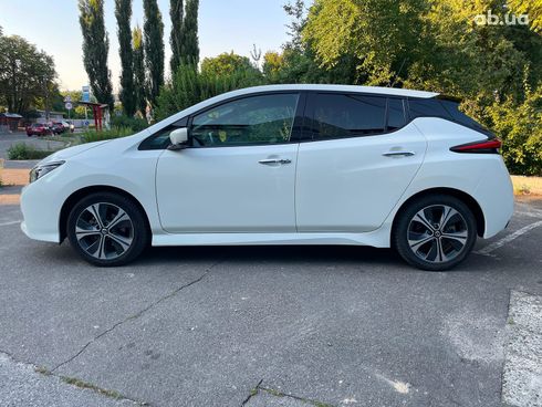 Nissan Leaf 2020 белый - фото 15