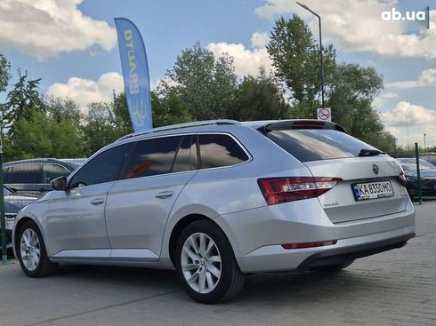 Skoda Superb 2019 - фото 17