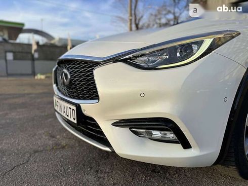 Infiniti Q30 2017 - фото 9