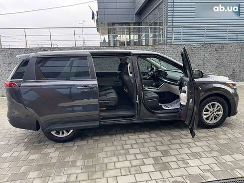 Kia Carnival 2023 - фото 6