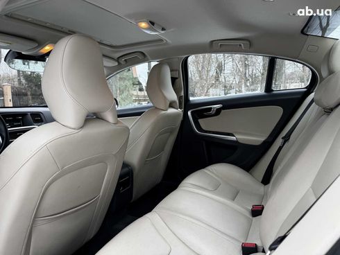 Volvo S60 2016 серый - фото 21