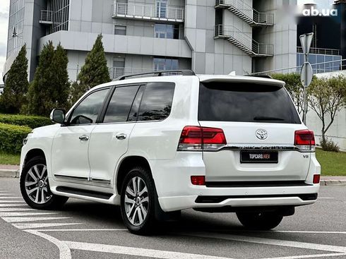 Toyota Land Cruiser 2017 - фото 9