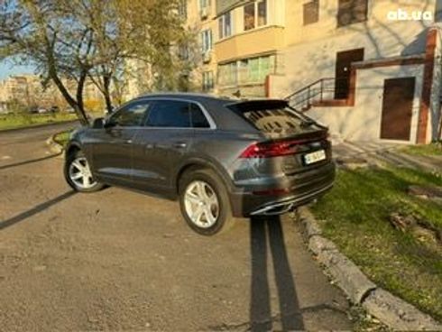 Audi Q8 2019 серый - фото 20