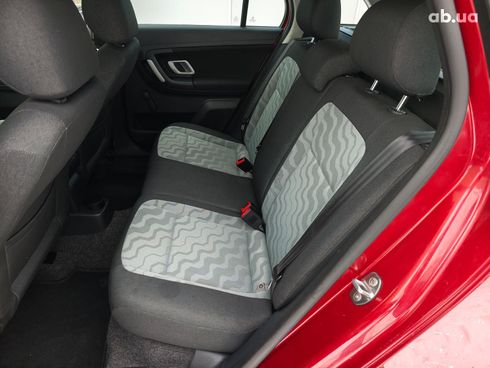 Skoda Fabia 2009 красный - фото 12