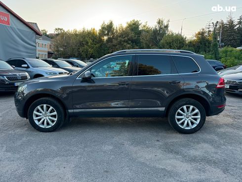 Volkswagen Touareg 2012 серый - фото 12