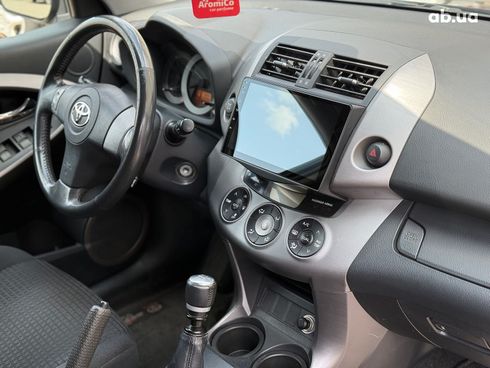 Toyota RAV4 2007 черный - фото 17