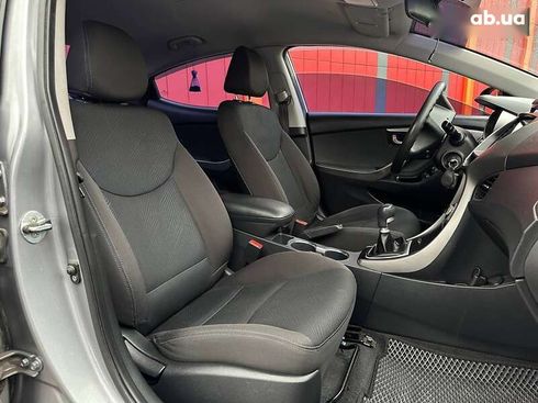 Hyundai Elantra 2012 - фото 12