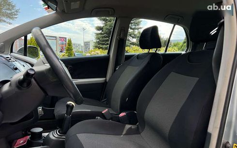 Toyota Yaris 2006 - фото 13