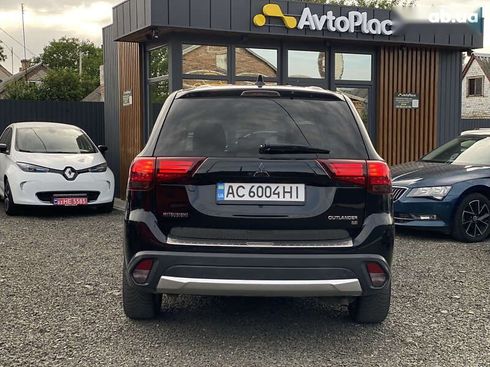 Mitsubishi Outlander 2018 - фото 13