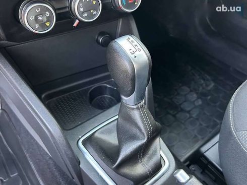Renault Duster 2019 - фото 25