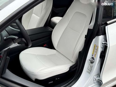 Tesla Model 3 2021 - фото 13