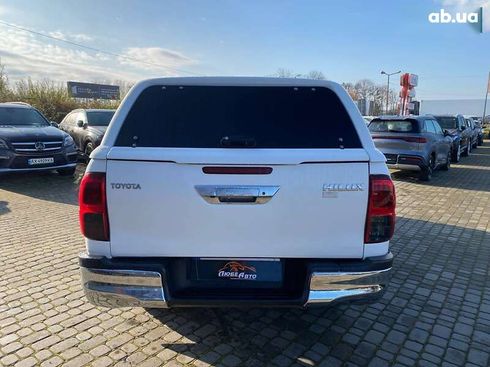 Toyota Hilux 2016 - фото 6