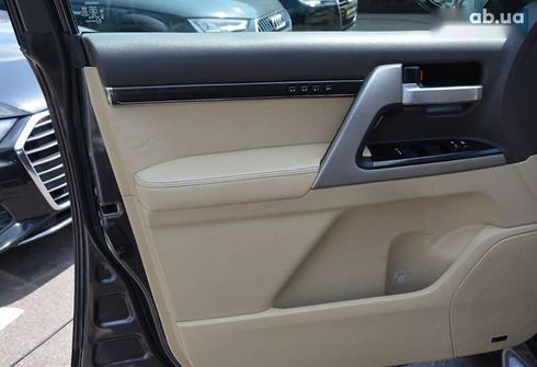Toyota Land Cruiser 2017 - фото 19