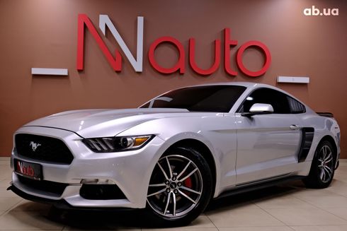 Ford Mustang 2016 серебристый - фото 2