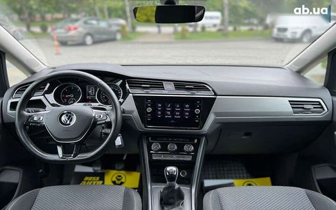 Volkswagen Touran 2020 - фото 14