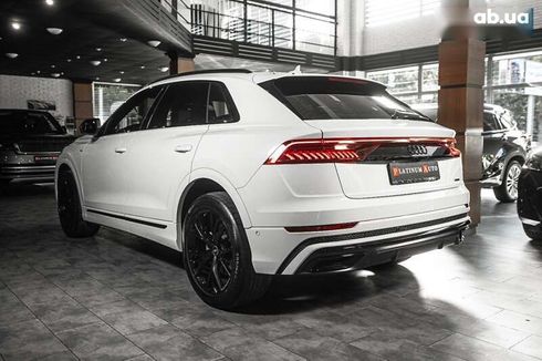 Audi Q8 2021 - фото 17