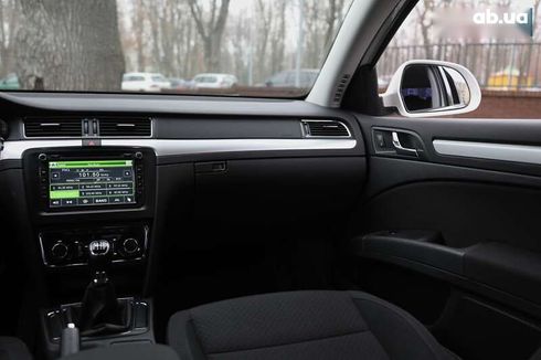 Skoda Superb 2013 - фото 13