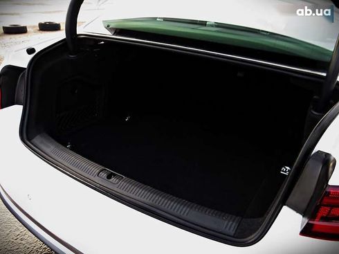 Audi A4 2019 - фото 19