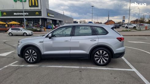 Volkswagen Touareg 2021 - фото 2