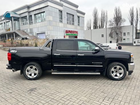 Chevrolet Silverado 2018 черный - фото 4