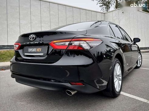 Toyota Camry 2023 - фото 18