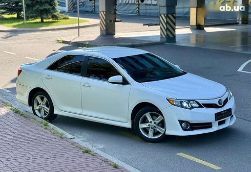 Toyota Camry 2014 - фото 6