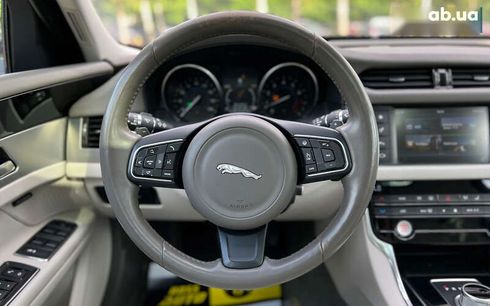 Jaguar XF 2016 - фото 16