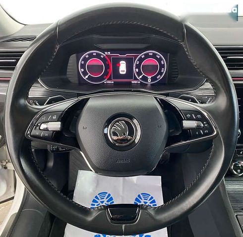 Skoda Superb 2020 - фото 9