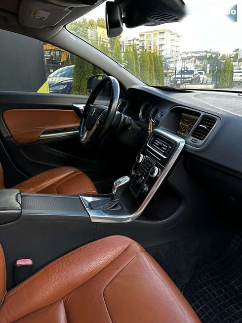Volvo S60 2013 - фото 18