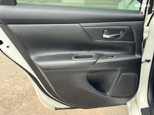 Nissan Altima 2018 белый - фото 23