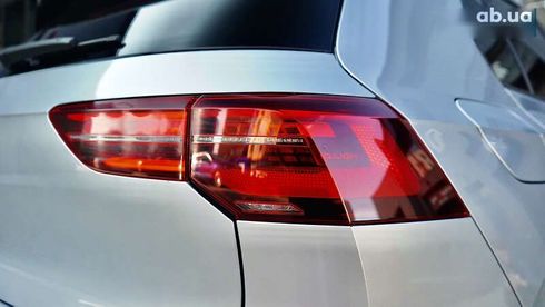 Volkswagen Golf GTI 2021 - фото 18