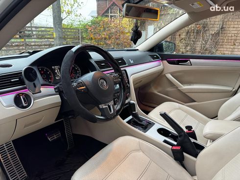 Volkswagen Passat 2012 белый - фото 12