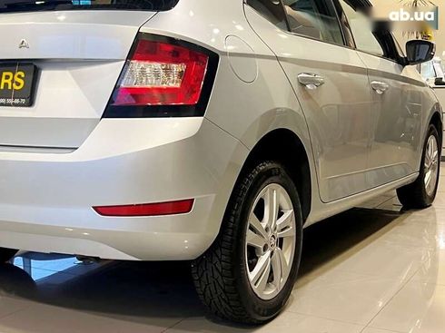 Skoda Fabia 2020 - фото 10