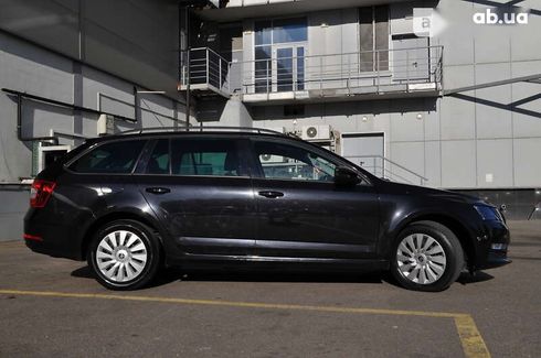 Skoda Octavia 2018 - фото 13