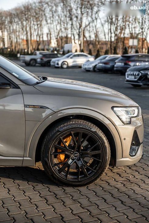 Audi E-Tron 2022 - фото 12