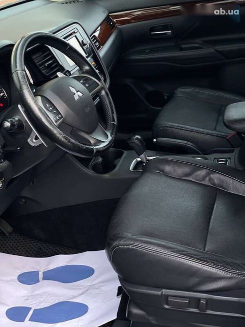 Mitsubishi Outlander 2015 - фото 19