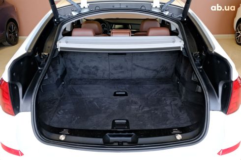 BMW 5 серия 2012 белый - фото 9