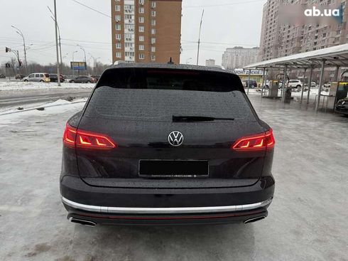 Volkswagen Touareg 2022 - фото 14