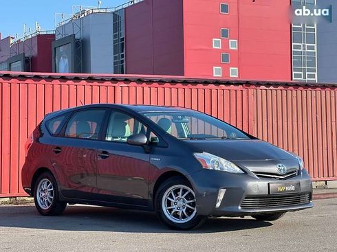 Toyota Prius V 2013 - фото 3