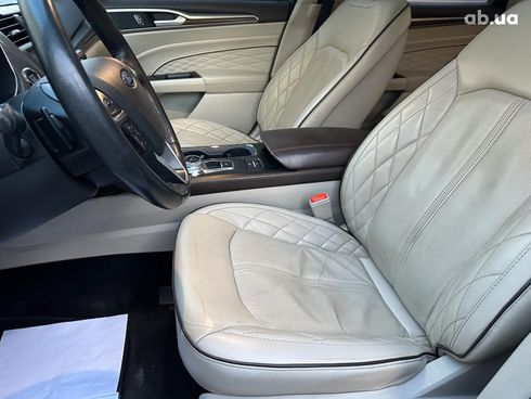 Ford Fusion 2017 белый - фото 21