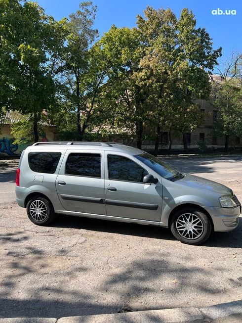 Renault Logan MCV 2011 серебристый - фото 5