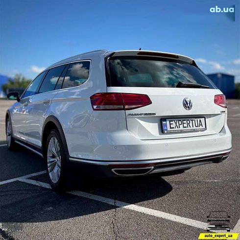 Volkswagen passat alltrack 2018 - фото 5