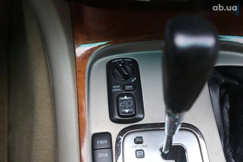 Lexus LX 2005 - фото 20