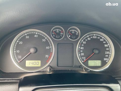 Volkswagen Passat 2001 зеленый - фото 11