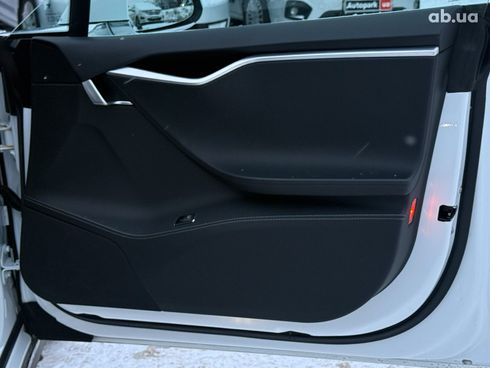 Tesla Model S 2015 белый - фото 14