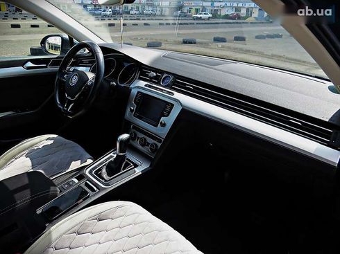 Volkswagen Passat 2015 - фото 17