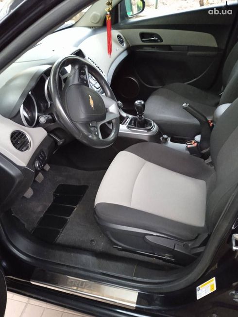 Chevrolet Cruze 2010 черный - фото 9