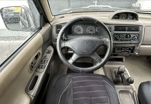 Mitsubishi Pajero 2000 черный - фото 3
