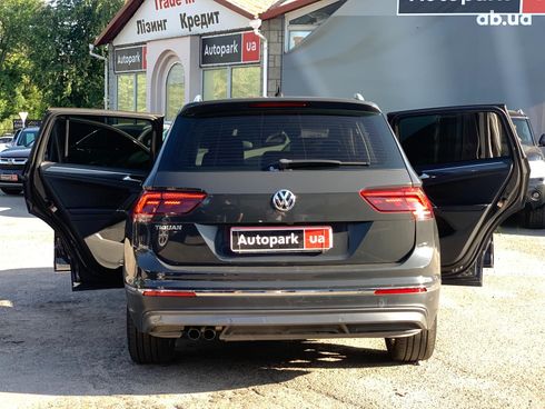 Volkswagen Tiguan 2018 серый - фото 15
