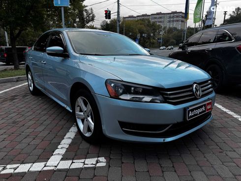 Volkswagen passat b7 2012 синий - фото 3